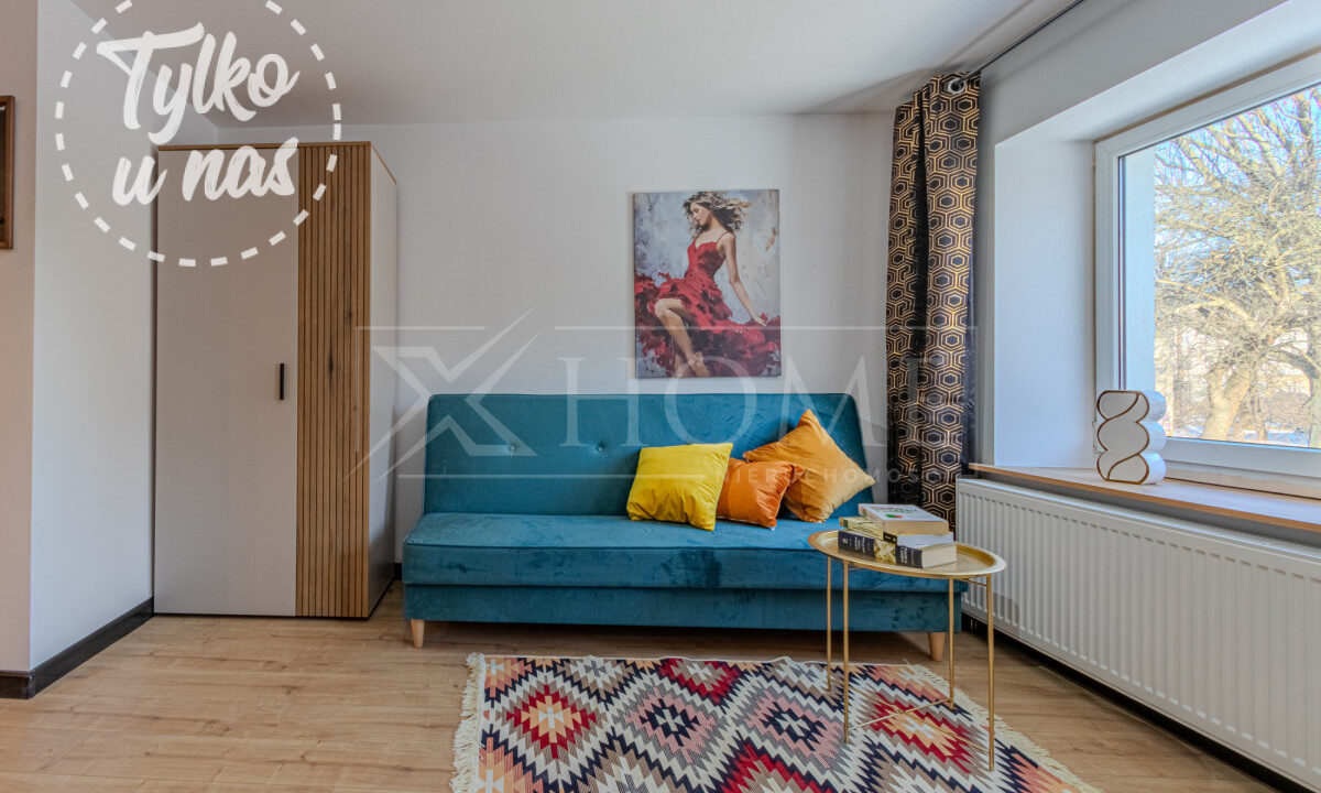 102848744